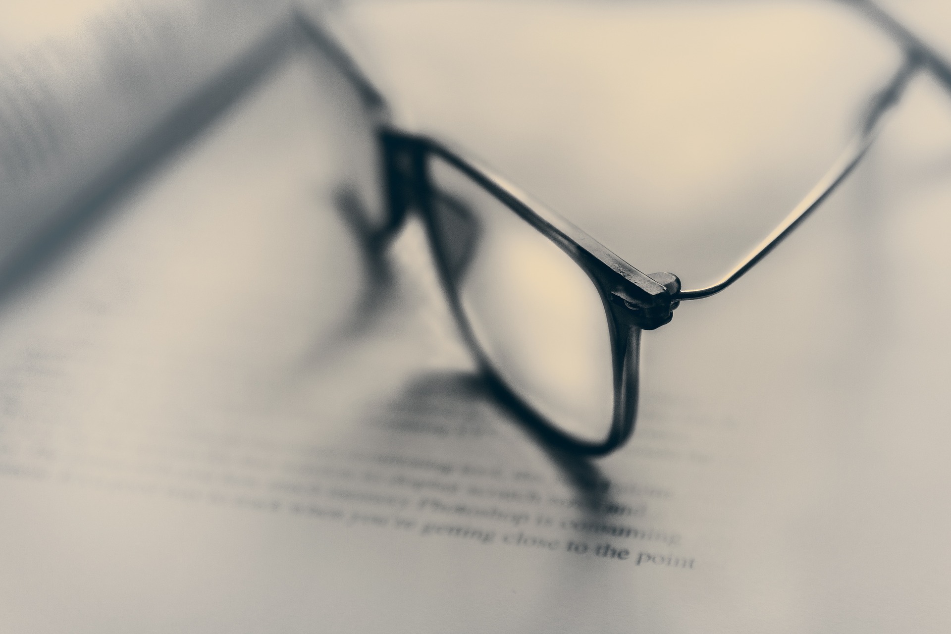 eyeglasses-2589237_1920